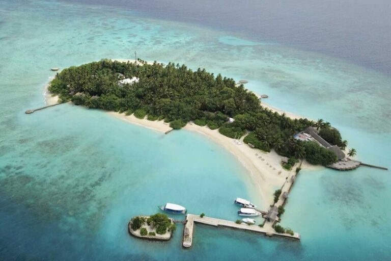 3N Makunudu Island Maldives