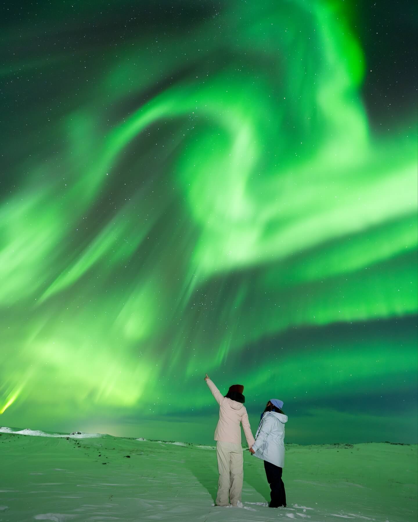 A breathtaking Iceland trip featuring waterfalls, glaciers, black sand beaches, snow-covered mountains, and the Northern Lights along the scenic Ring Road.